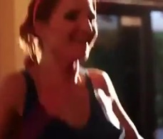 Sexy donna che fa dello sport