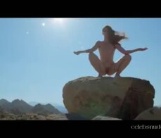 Chicas en pelotas al más puro estilo Mad Max