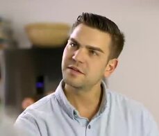 La giovane babysitter Mia Malkova scopa un ragazzo durante un'intervista