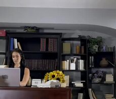 Leccata di vagina e sesso in ufficio tra colleghe