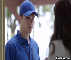 Super hot MILF Housewife Pristine Edge anal fucked by home delivery