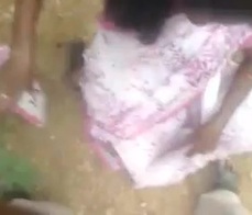 Matrimonio hindú de mamadas por el campo