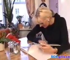 Blond dansk housgirl