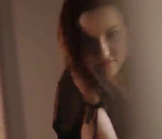 Una meravigliosa donna nuda e il suo corpo da paura