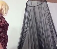 Stiefsohn ueberredet geile Mutti zum Fick