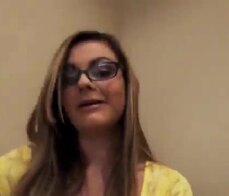 Adolescenti amiche vengono scopate e filmate dai loro amici