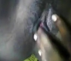 La hindú se desnuda hasta que se le ve lo rosa