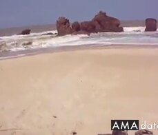 Quase pelada na praia de tambaba