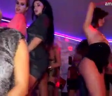  An erotic explosion at the club 