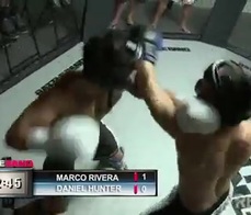 Il premio per il vincitore è una sensuale bionda