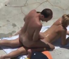 Fremde frau vonscout-18 . comspontan am strand gefickt