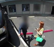 Pelirroja hace una oferta jugosamente irrechazable