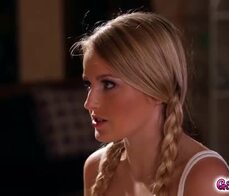 Jelena Jensen and Scarlett Sage kisses