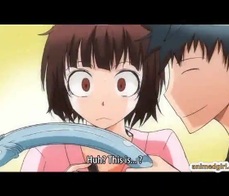 Due amici aiutano una ragazza masochista