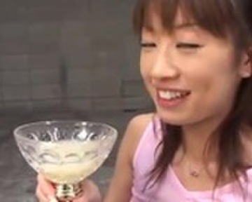 Petite Asian Milk - A milk glass for the petite Asian | Cumlouder.com