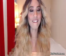 Beautiful blonde trans wanks off on webcam