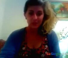 Cute teen teaches how to squirt