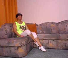 HAUSFRAU FICKEN - Amateur red-haired German housewife craves mature sex on the couch