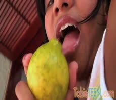 Tobie Teen Fingering pussy Outdoor