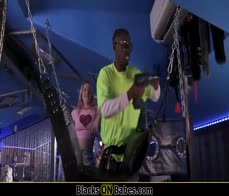 Blonde teen babe paying black handyman service with blowjob