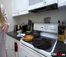 Stepmom MILF Jasmine Daze recently discovered she likes things in her ass