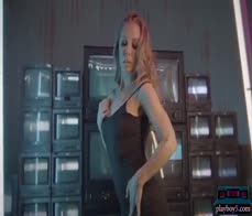 Petite MILF blonde Nicole Aniston exposes her incredible hot body