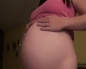 Horny Pregnant Women Porn - Eight months pregnant and horny as hell | Cumlouder.com