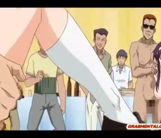 La jovencita se une a la fiesta