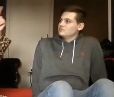 Deutsche milf lutscht den schwanz von nachbarsjungen